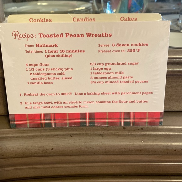 Retired/Rare Hallmark 2AD4400 Christmas Cookie Recipe Book - Picture 2 of 6